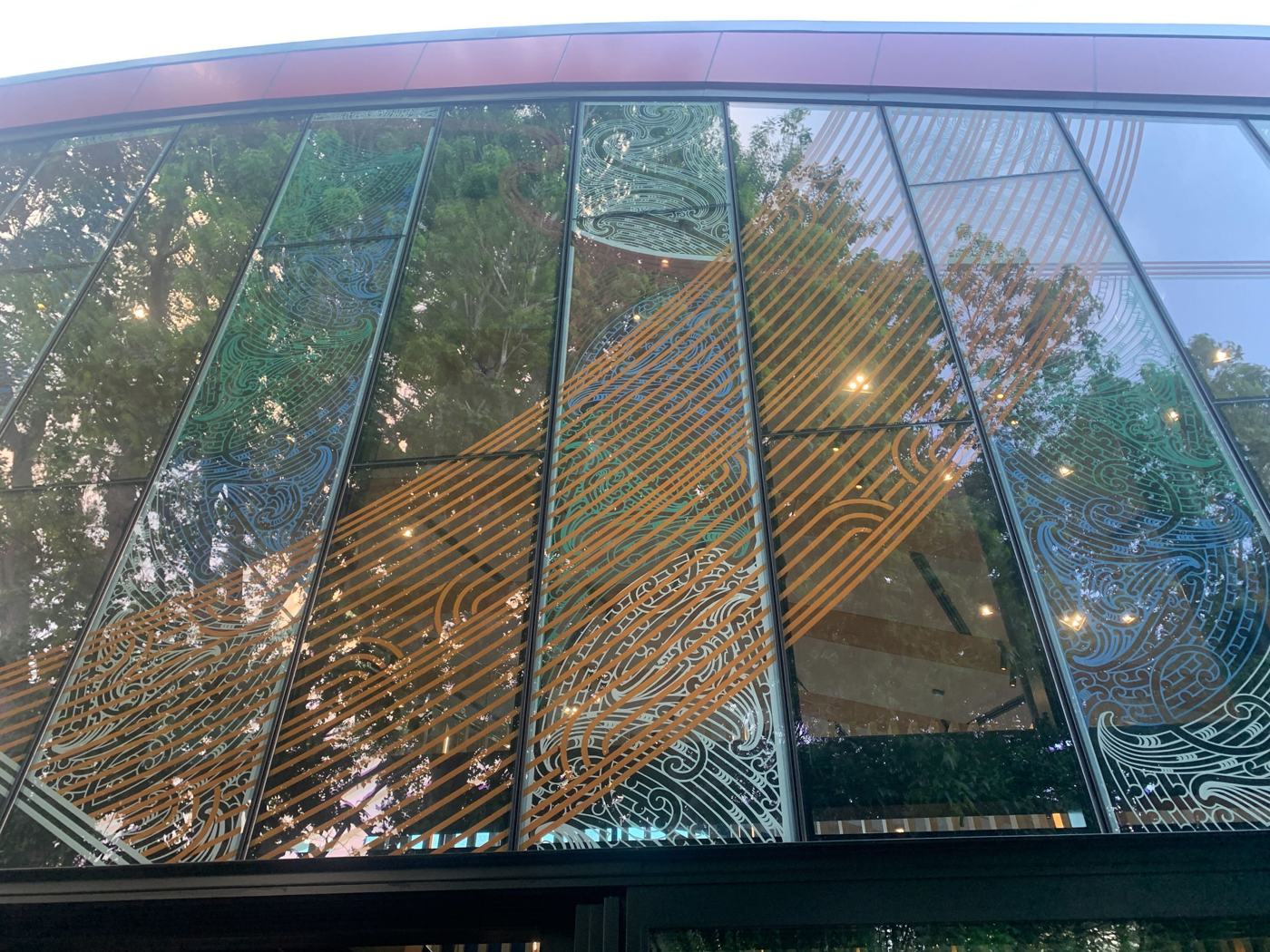 Glazed façade with patterned interlayer, Taumata o Kupe